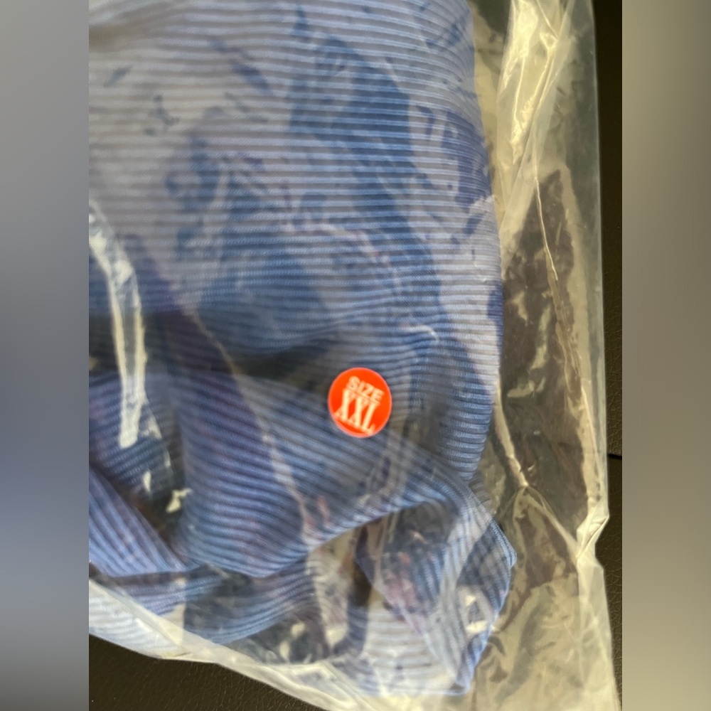 NWT XXL Sz 14 Light weight, long sleeve, cold shoulder, shark bite bottom shirt - Picture 8 of 8